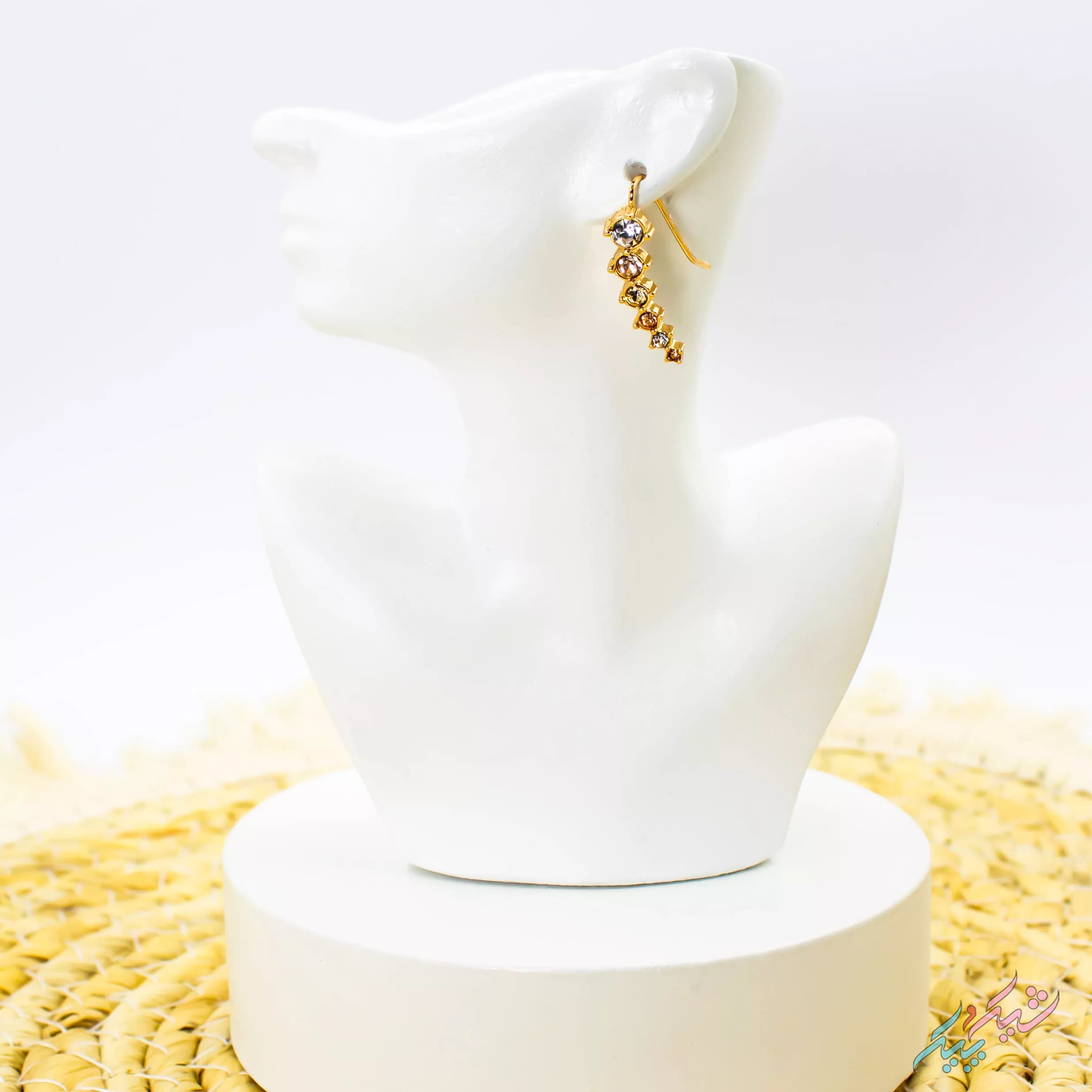 گوشواره میخی خطی (Ear Climber) نگین رنگی | طلایی و لوکس