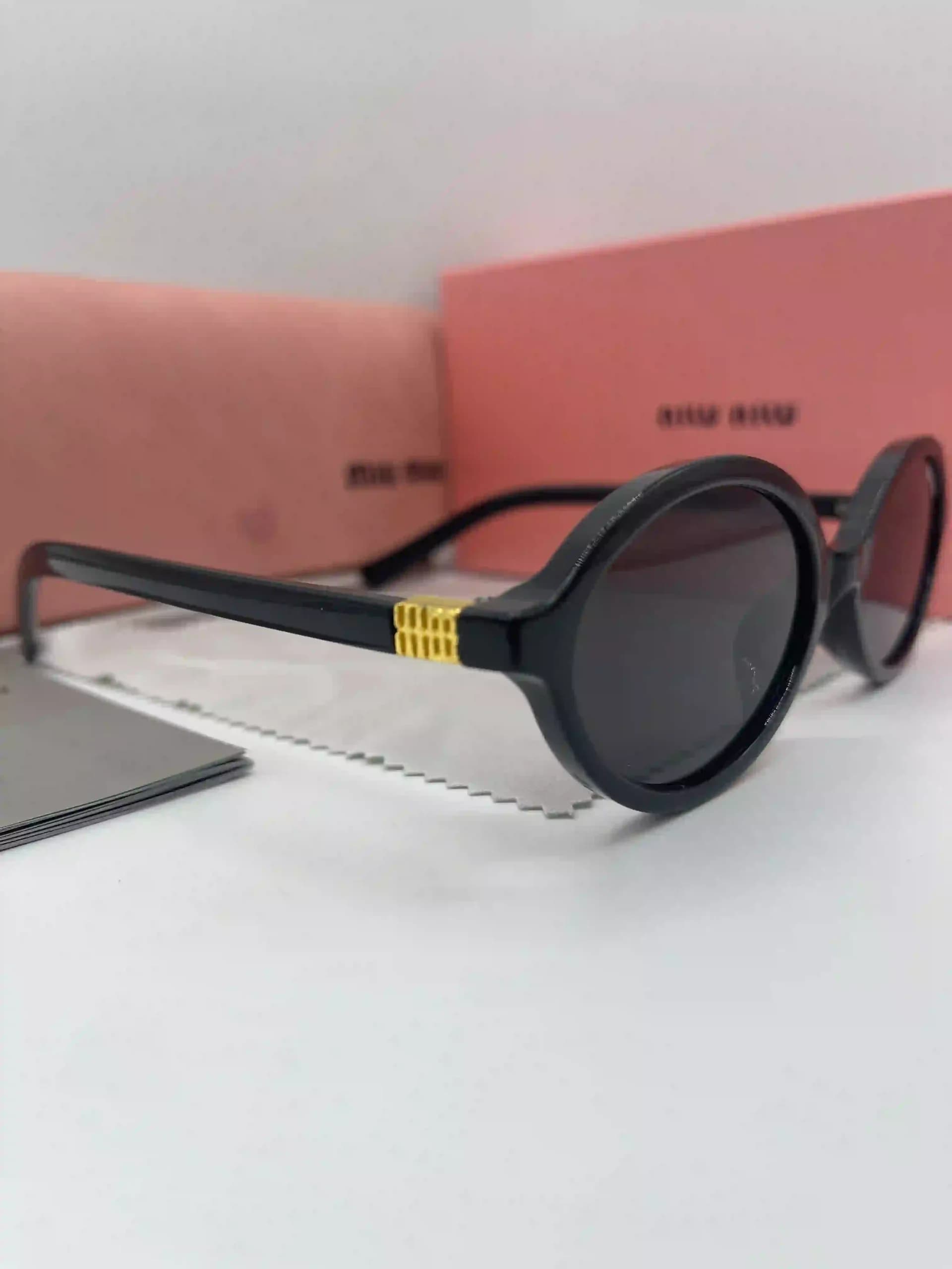 عینک فریم گرد مدل Miu Miu — تصویر ۱۰