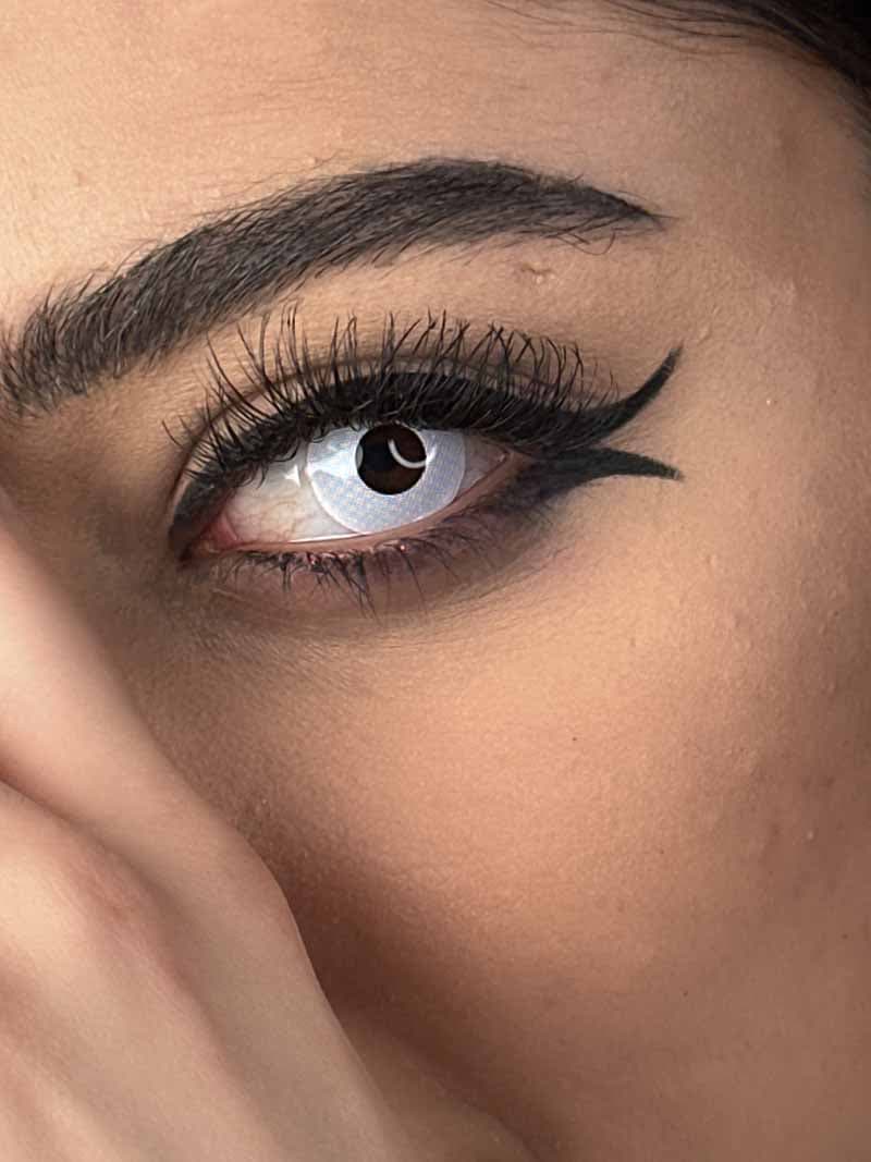لنز فانتزی سفید ساده اپتی کالر مدل Vampire White