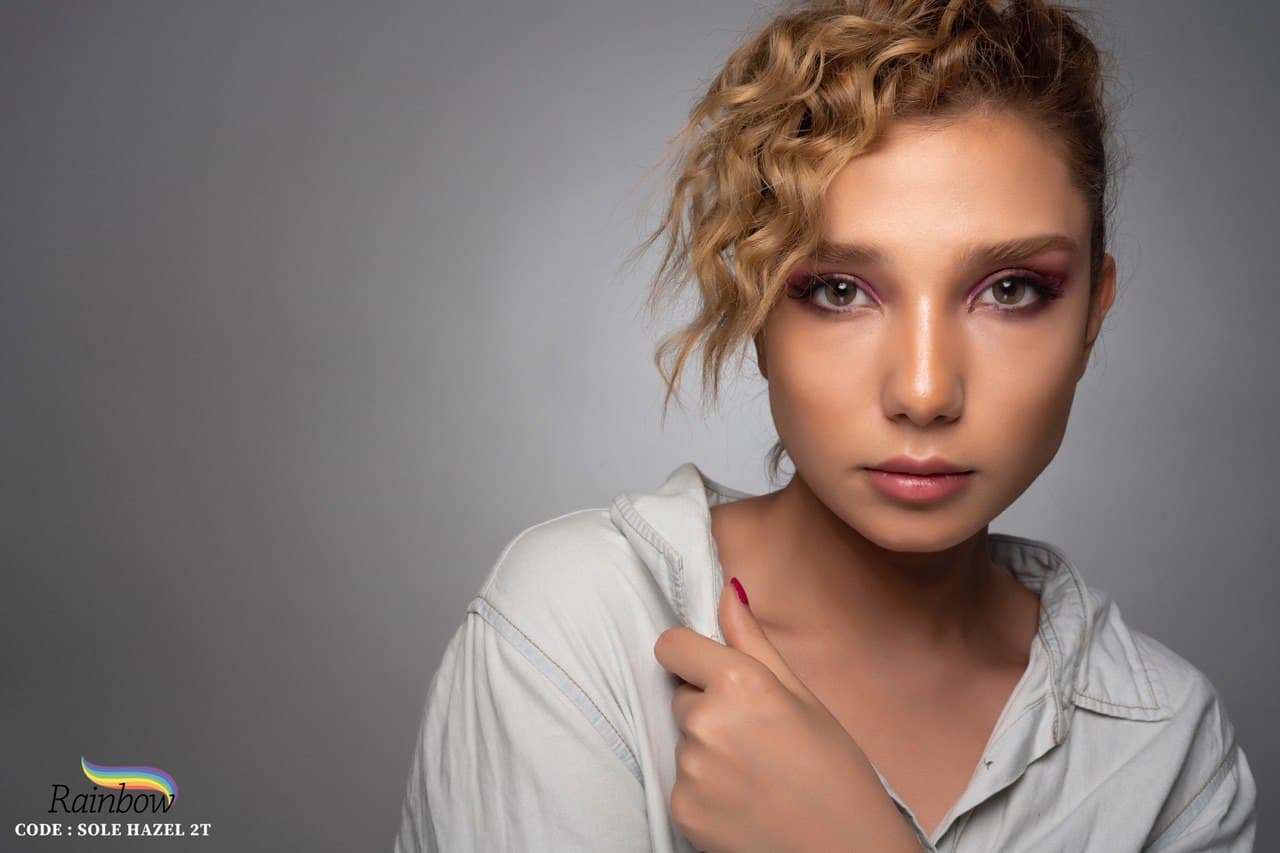 لنز طبی رنگی قهوه ای عسلی Sole Hazel رینبو — تصویر ۴
