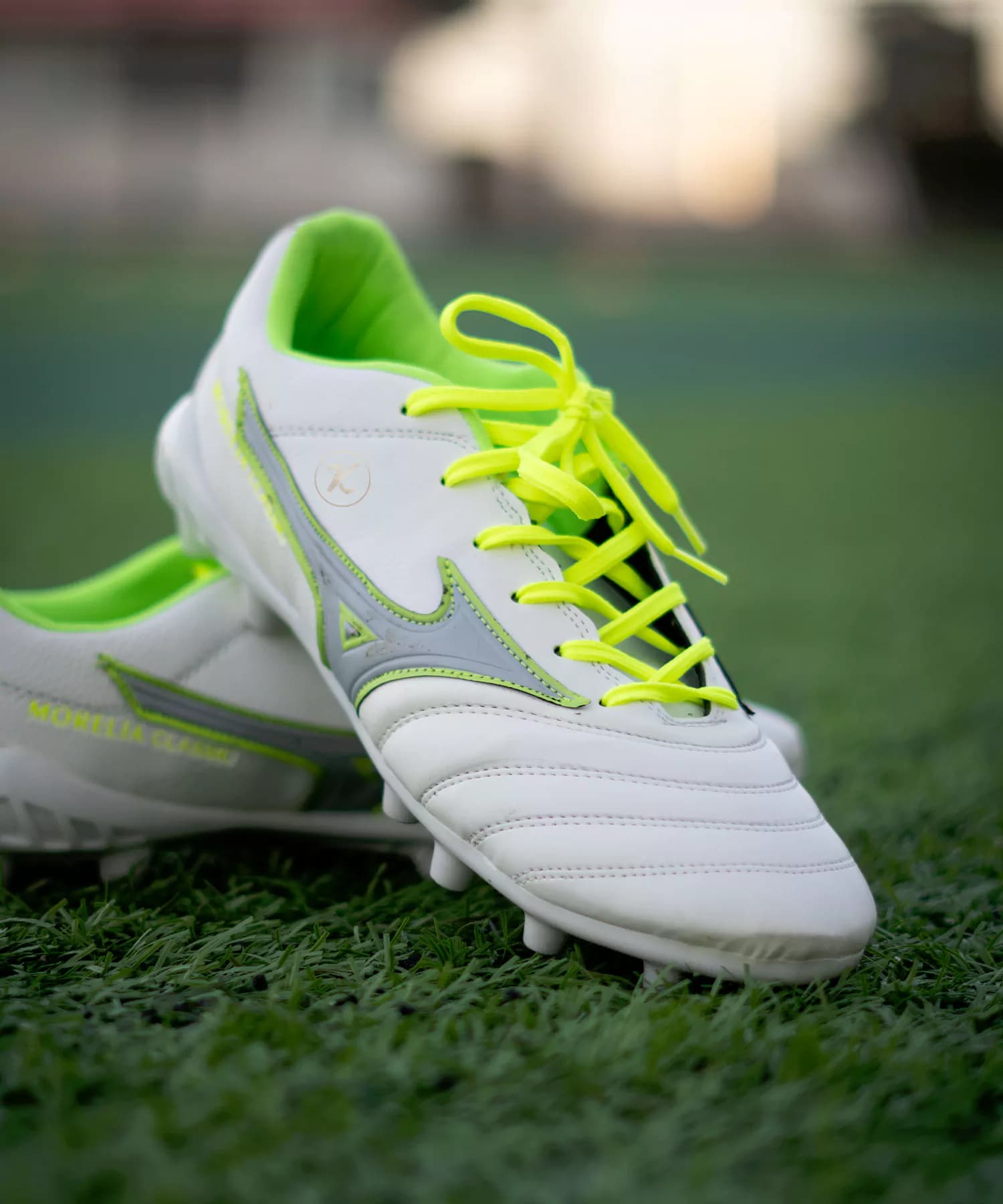 کفش فوتبال میزانو مورلیا سفید سبز Mizuno Morelia — تصویر ۲