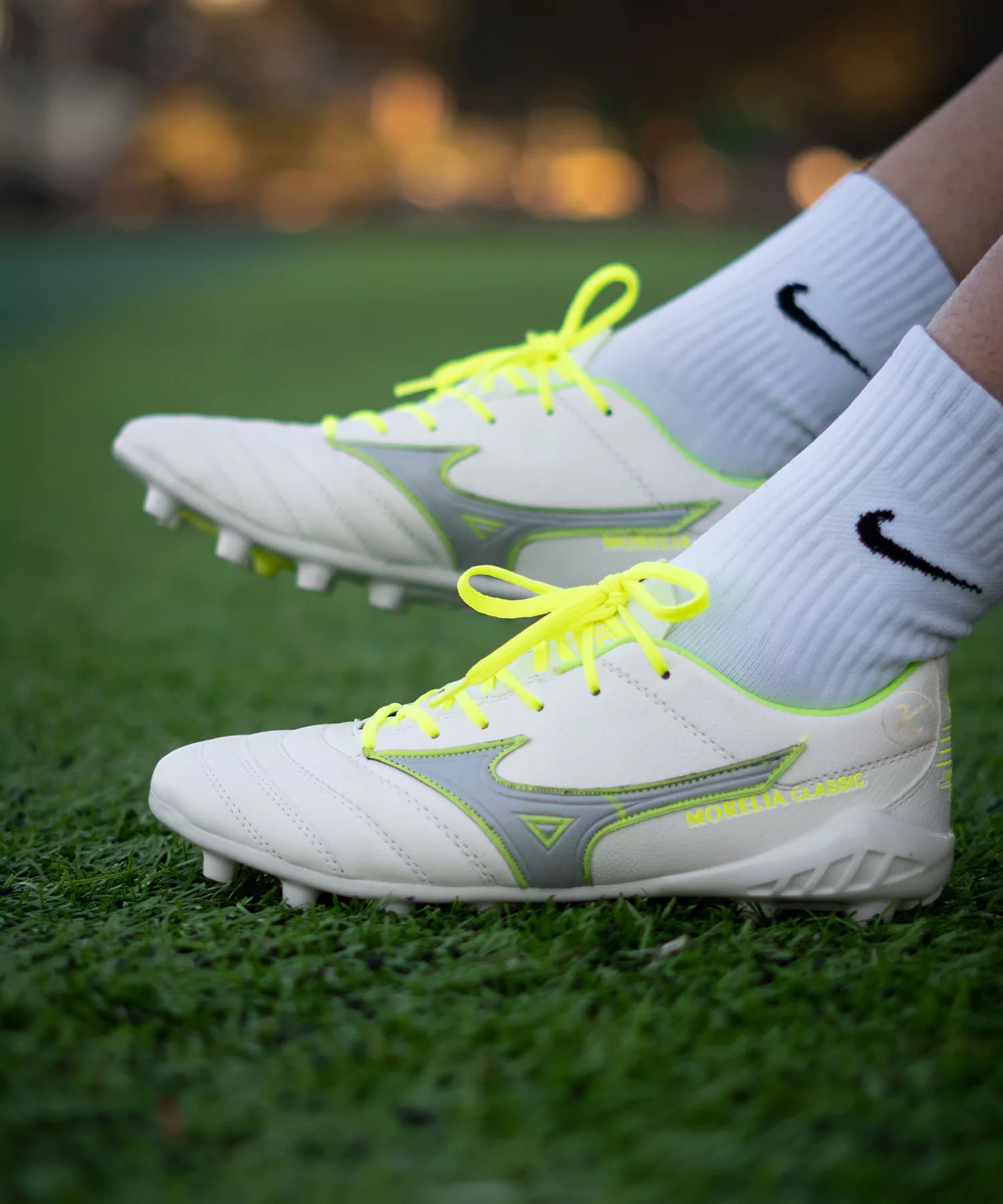 کفش فوتبال میزانو مورلیا سفید سبز Mizuno Morelia — تصویر ۴