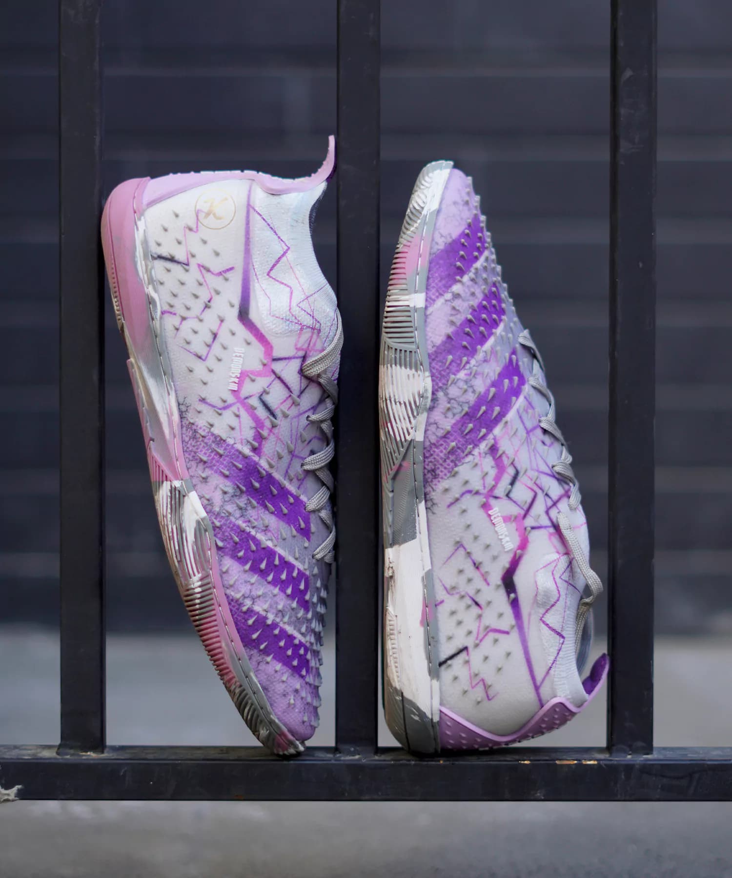 کفش سالنی آدیداس پردیتور فریک سفید بنفش Adidas Predator Freak — تصویر ۲