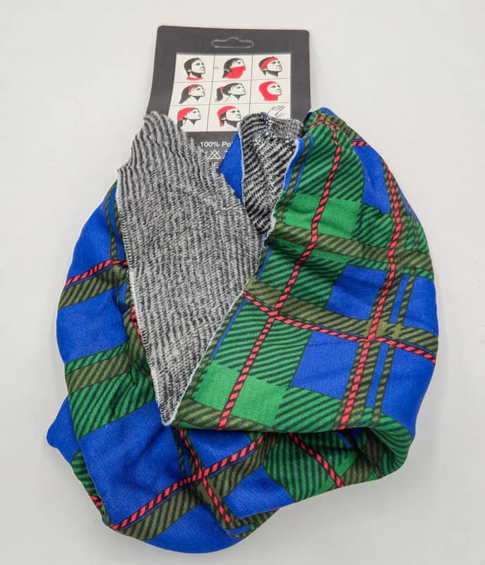 اسکارف ورزشی داخل خز طرح چهارخانه آبی سبز (Multi Function Scarf) — تصویر ۲