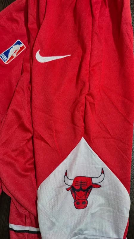 ست ورزشی بسکتبالی مردانه شیکاگو بولز Bulls 23 | رکابی و شلوارک حرفه‌ای — تصویر ۳