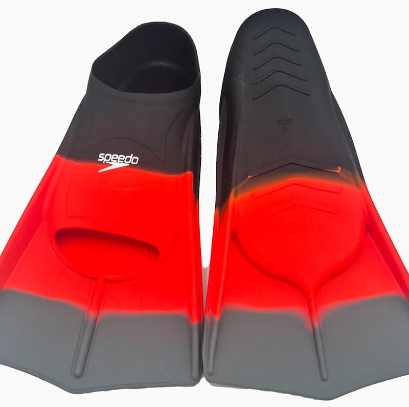 فین شنا قدرتی اسپیدو (Speedo) رنگ مشکی قرمز | سیلیکون نرم | مخصوص تقویت عضلات پا — تصویر ۲