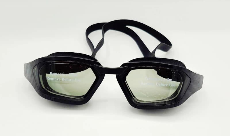 عینک شنا یاماکاوا (Yamakawa) مدل AF105 | لنز ضد بخار و UV با بند سیلیکونی قابل تنظیم — تصویر ۳