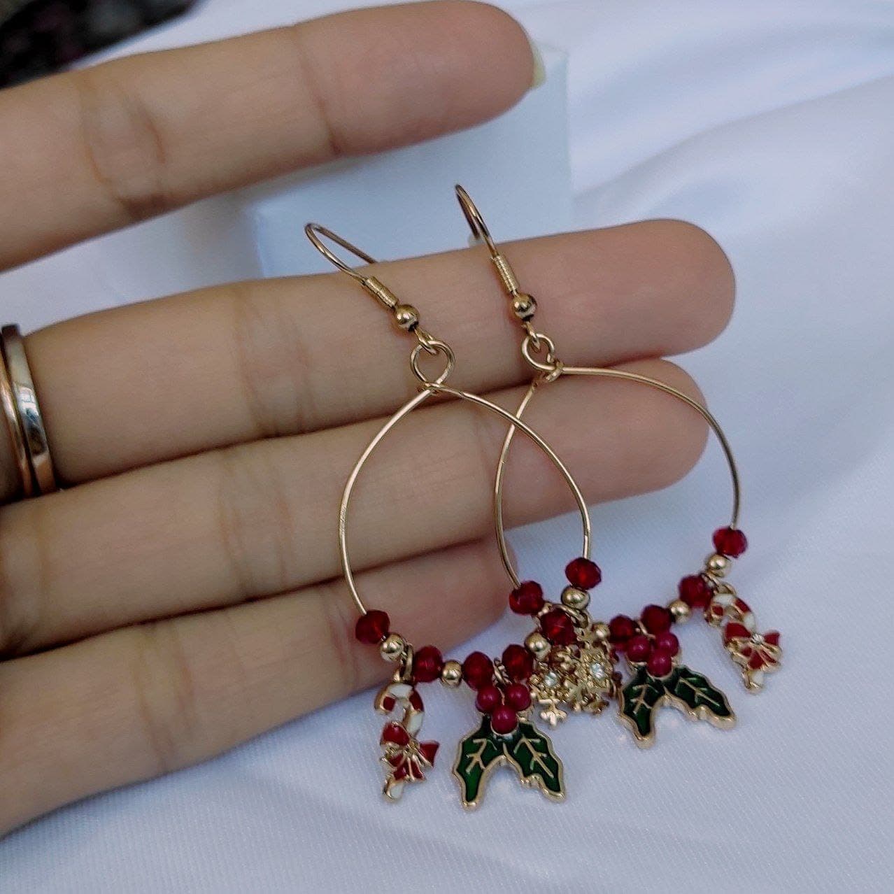 گوشواره آویزدار طرح کریسمسی — تصویر ۳