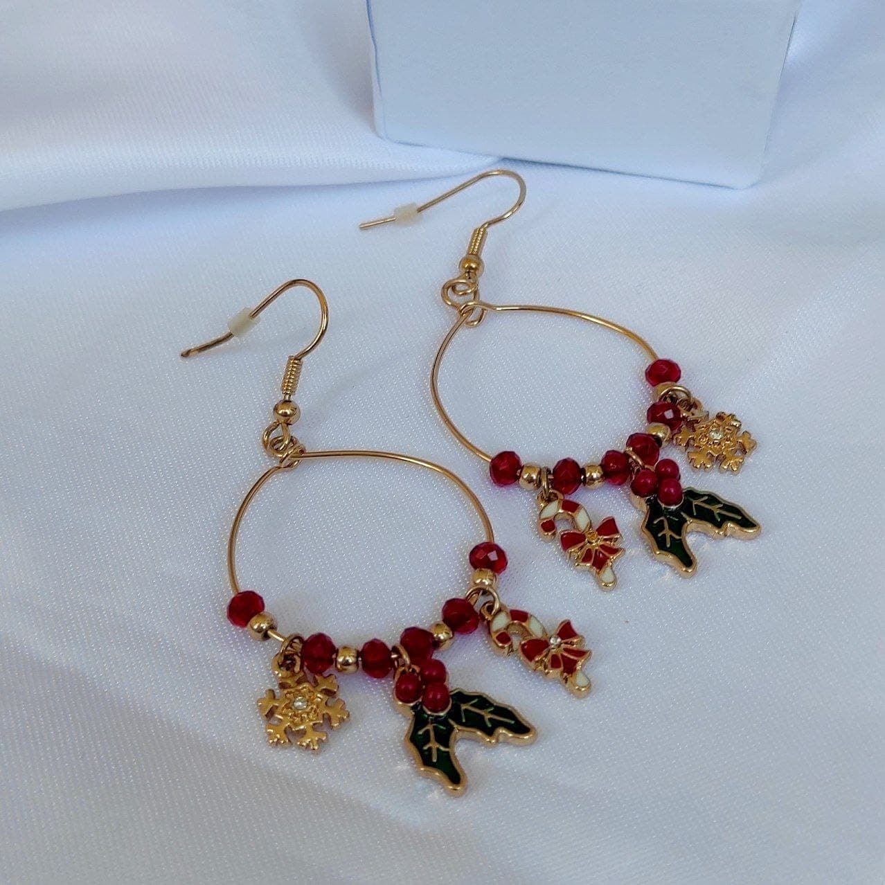 گوشواره آویزدار طرح کریسمسی — تصویر ۴