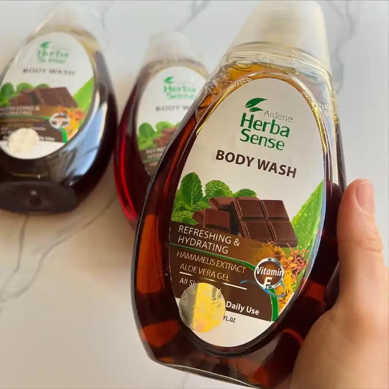 شامپو بدن آردن هرباسنس مدل Refreshing & Hydrating – رایحه شکلات و نعنا — تصویر ۴