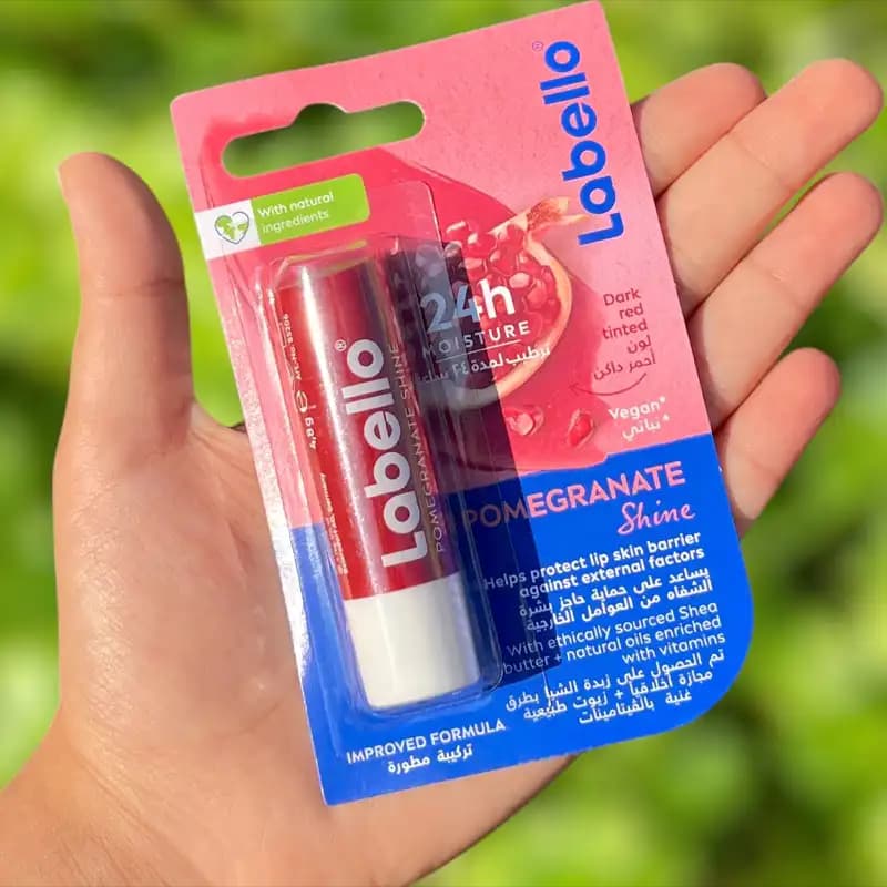 بالم لب لابلو Labello مدل Pomegranate Shine طعم انار — تصویر ۳
