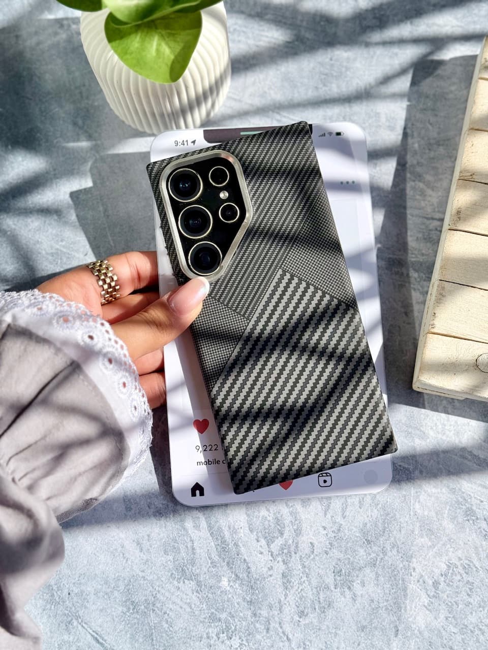 قاب Carbon PC Magnetic — تصویر ۲