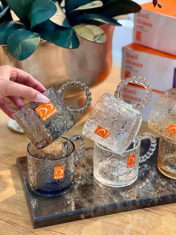 ماگ دسته حلقه ای طرح گل دودی DELI GLASS — تصویر ۲