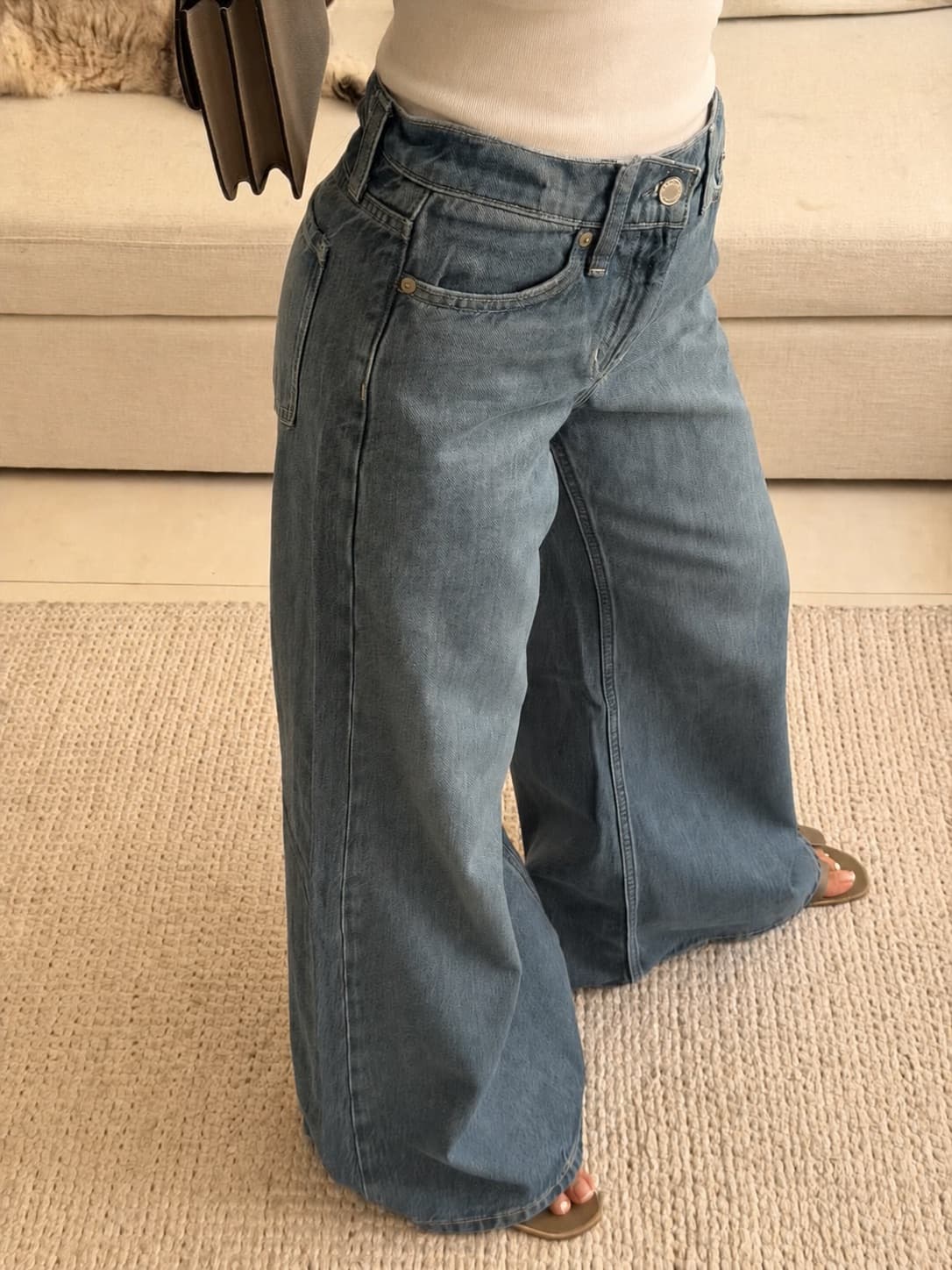 Zara-Extreme Wide-Leg Jeans — تصویر ۴