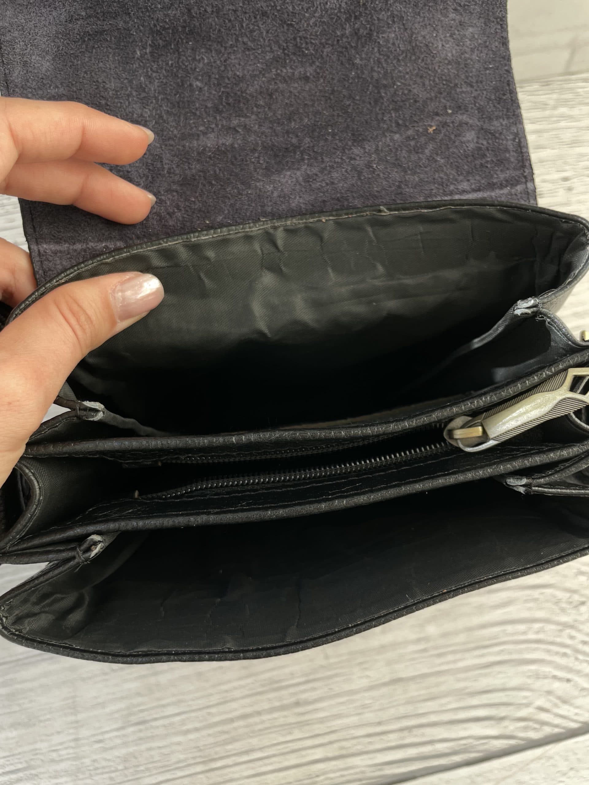 کیف دوشی چرم طبیعی کلاسیک قفل دار — تصویر ۲