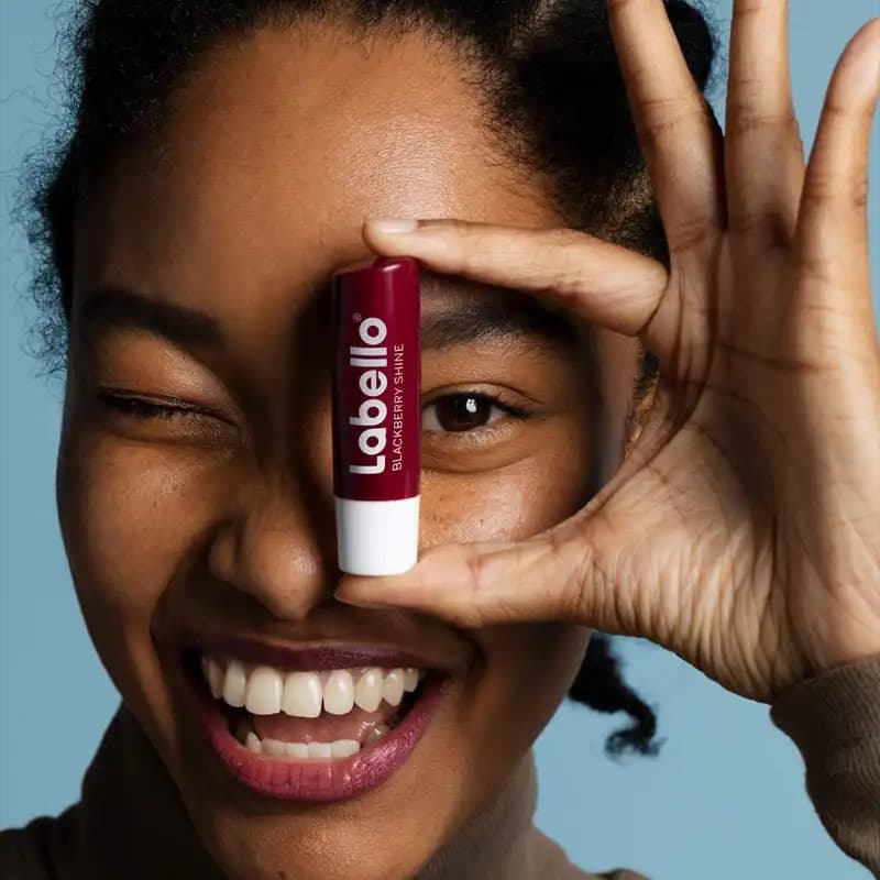 بالم لب لابلو مدل تمشک Labello Blackberry Shine سری جدید اصل آلمان — تصویر ۴