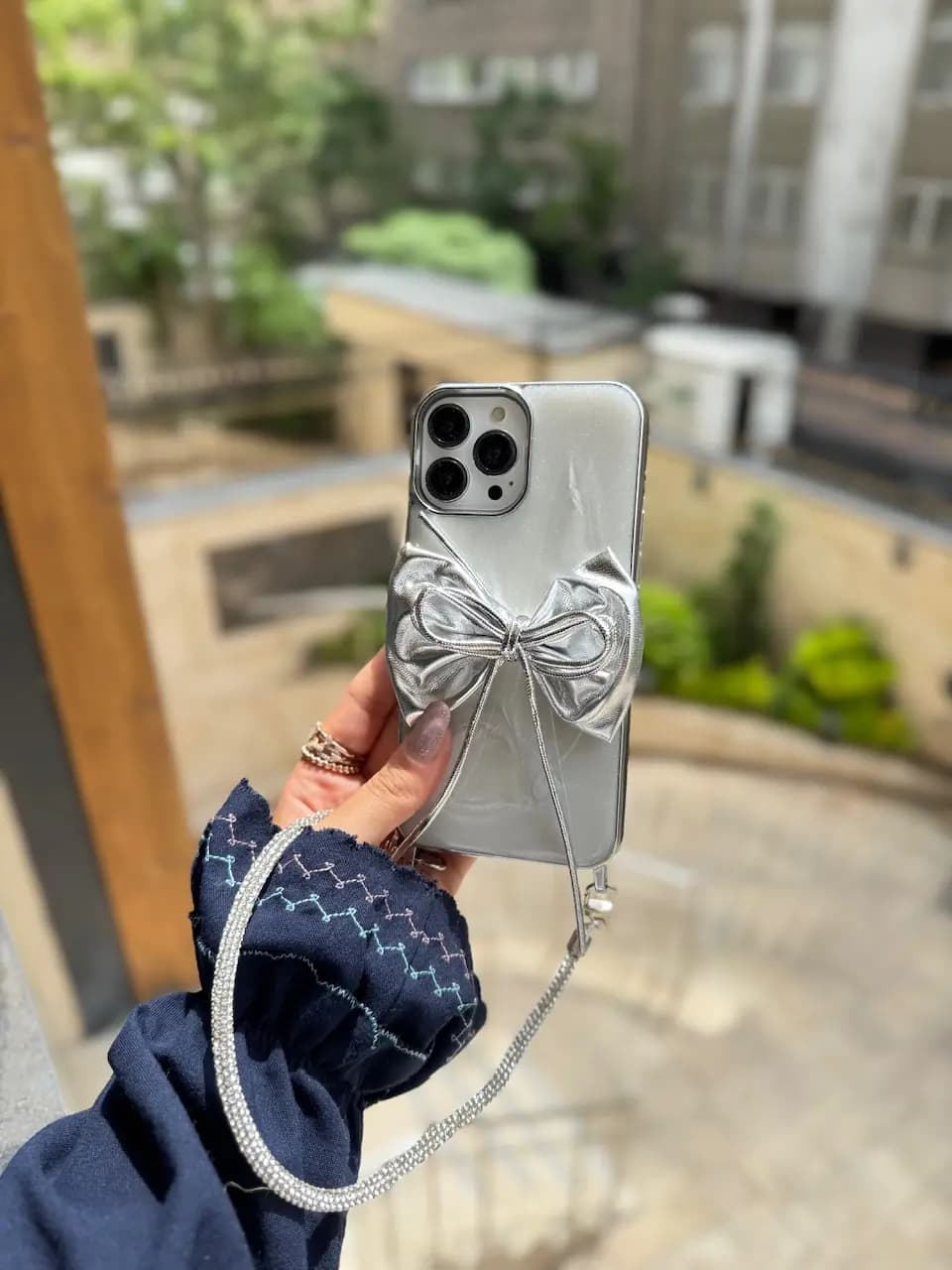 قاب پاپیون نقره ای با بند ژلاتینی — تصویر ۵