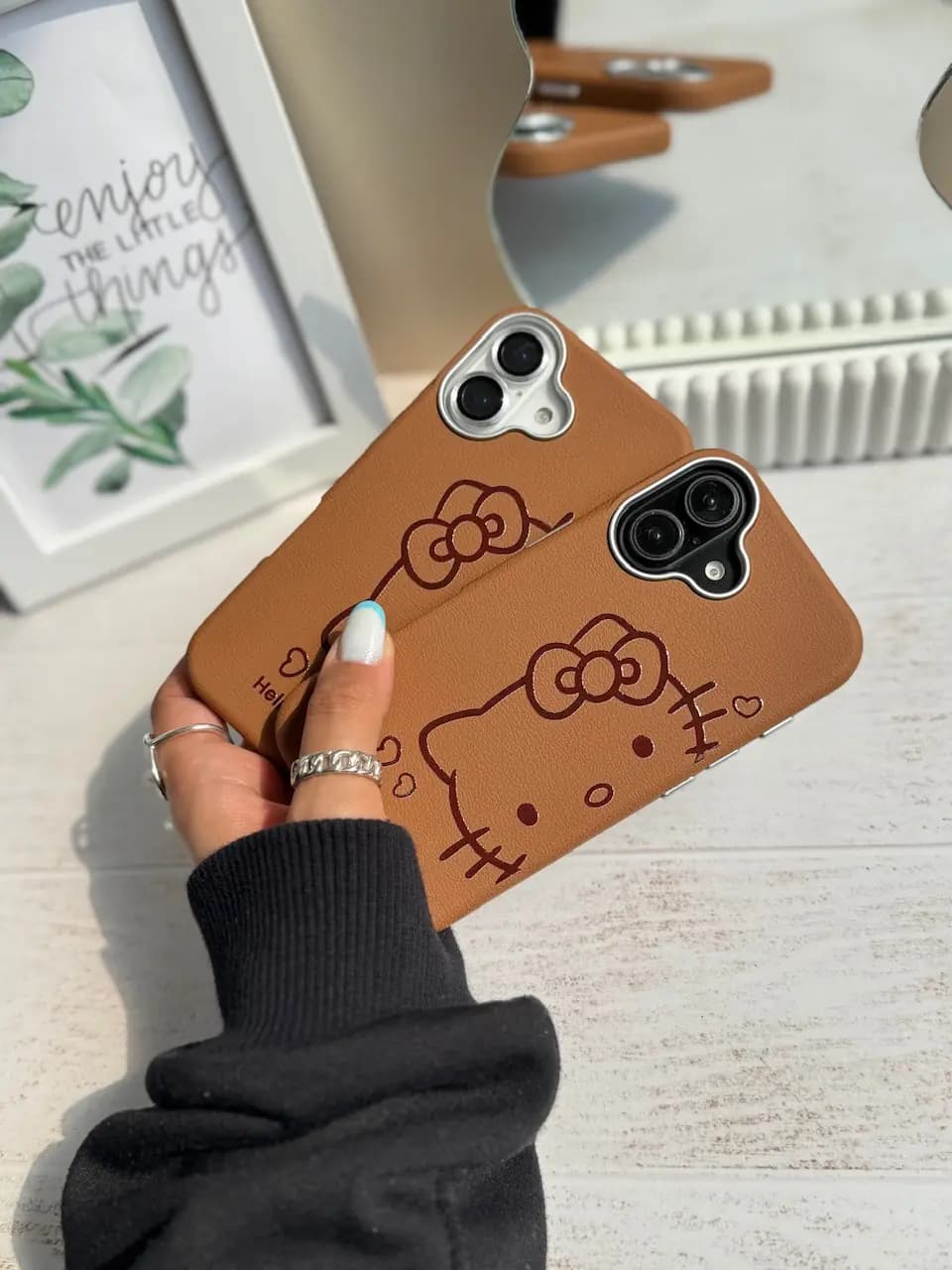 قاب هلو کیتی چرمی — تصویر ۷