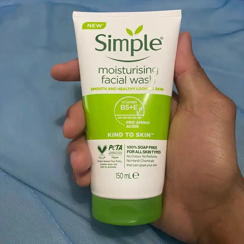 ژل شستشوی صورت سیمپل مدل Moisturising حجم 150 میل — تصویر ۴