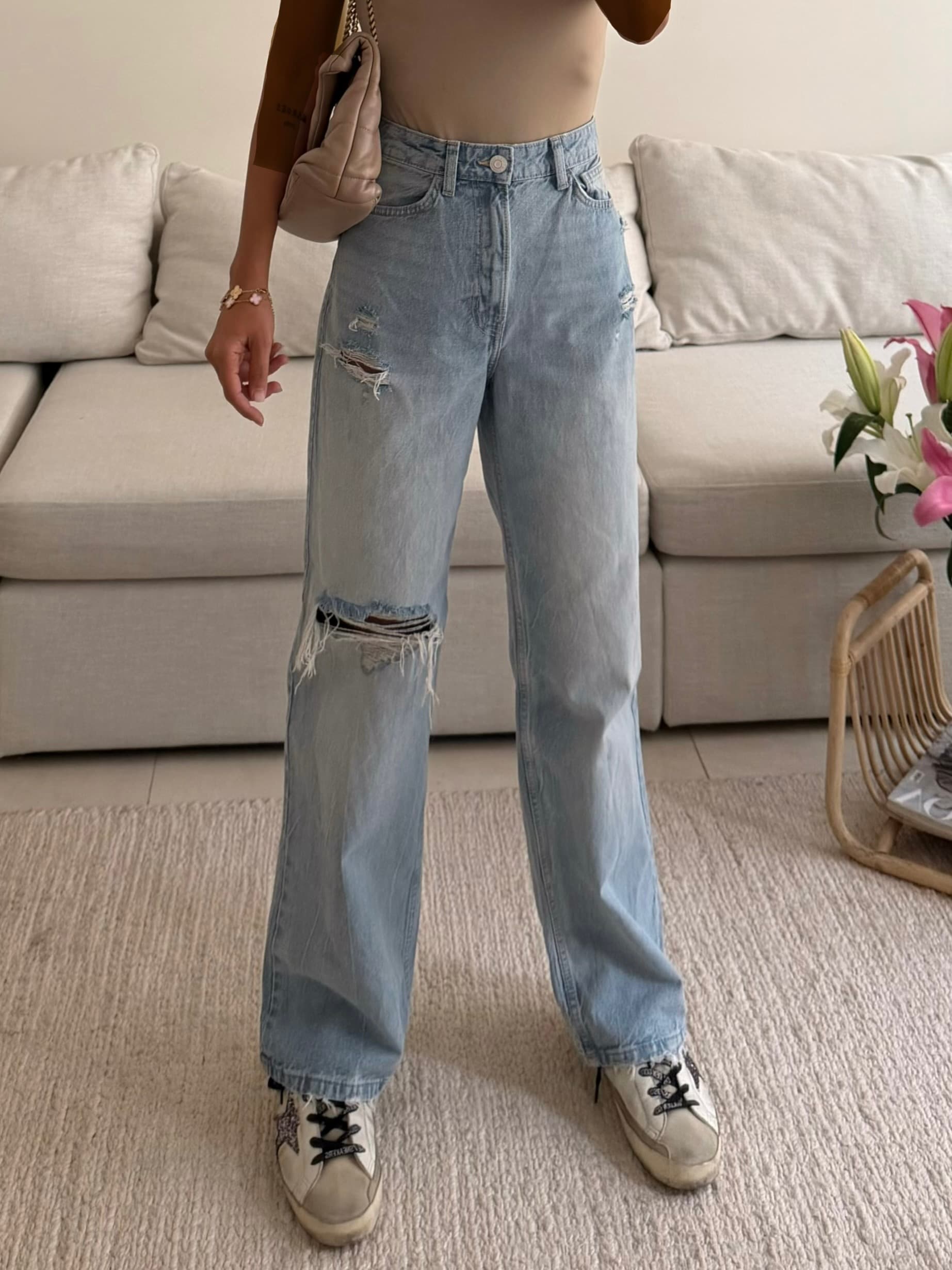 H&M – Urban Fade Ripped Denim — تصویر ۴