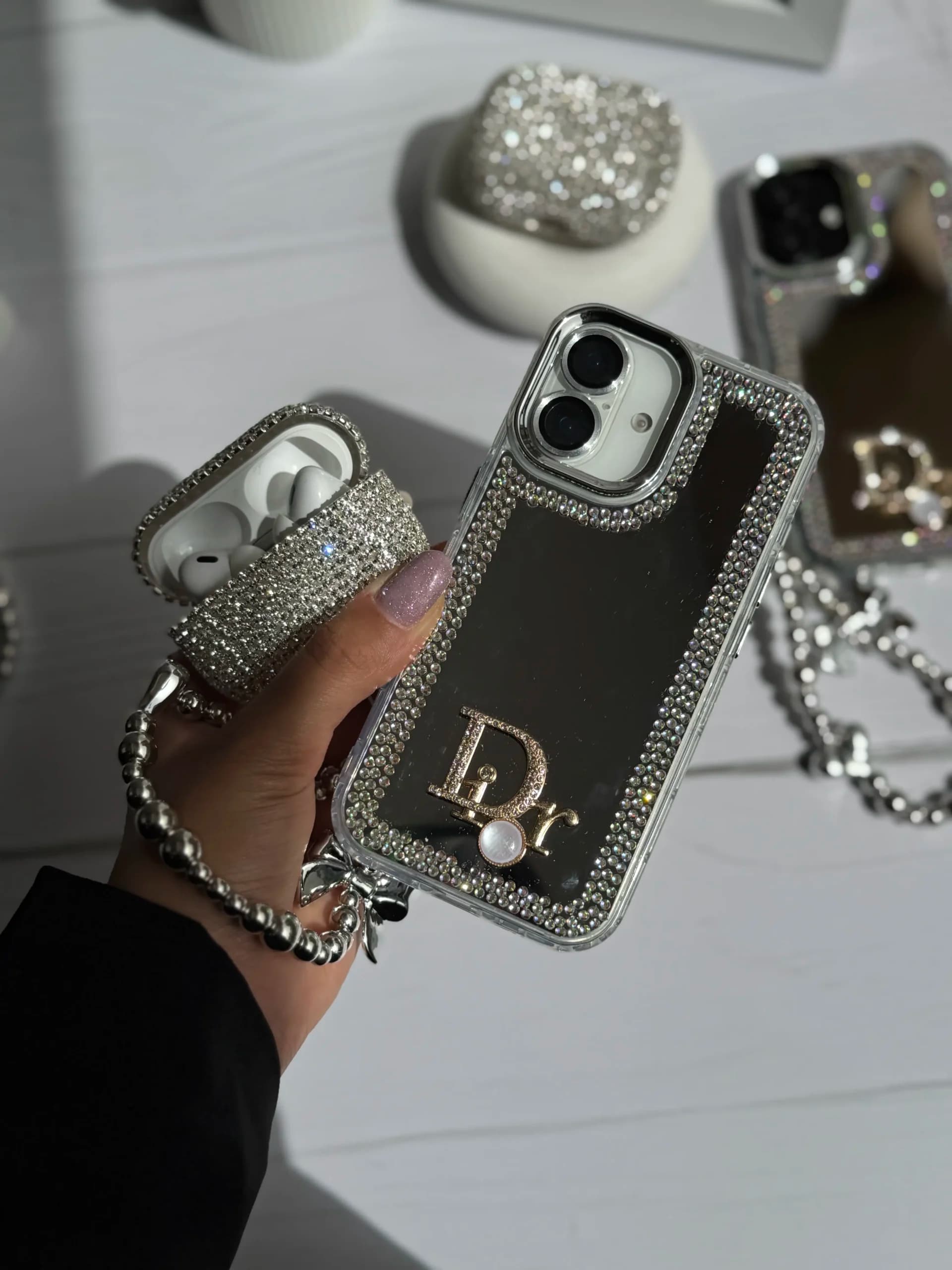 قاب Dior آینه ای دور نگین با آویز قلبی پاپیونی (کدC1989) — تصویر ۳
