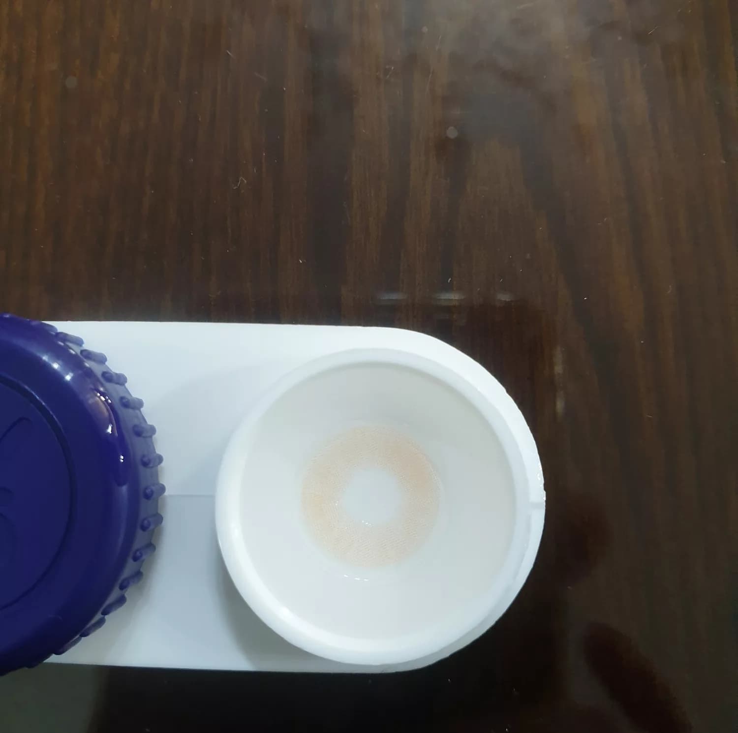 لنز چشم فلش مدل الیکسور رنگ عسلی خاکی — تصویر ۲