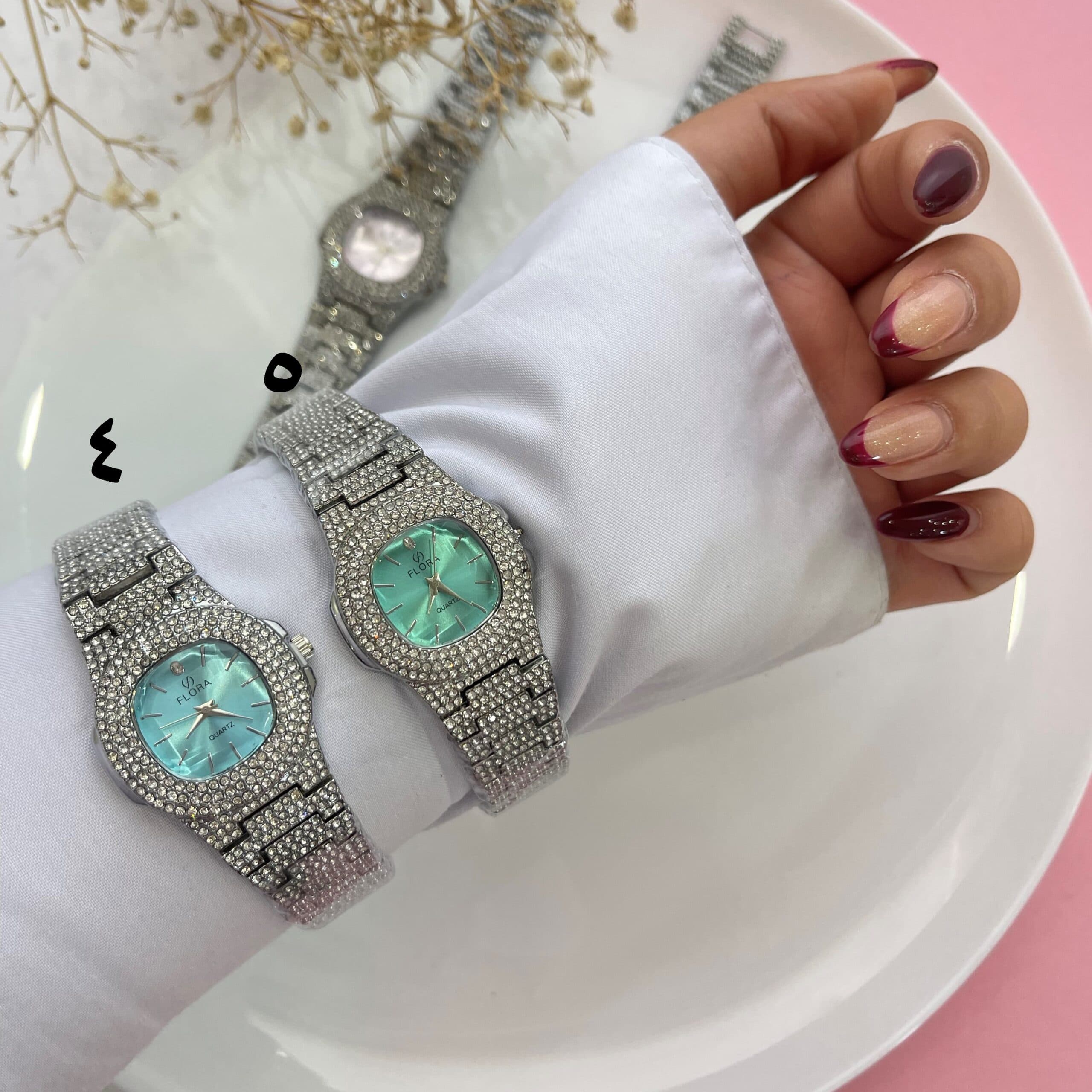 ساعت نگینی صفحه رنگی نقره ای — تصویر ۳