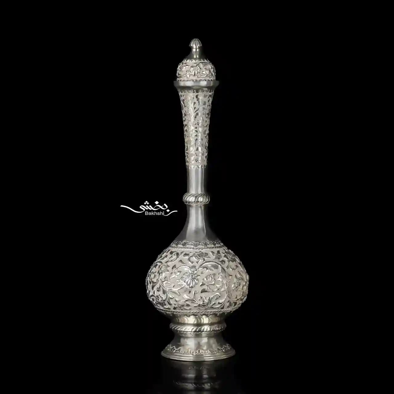 یک جفت تنگ نقره قلم گل برجسته — تصویر ۲