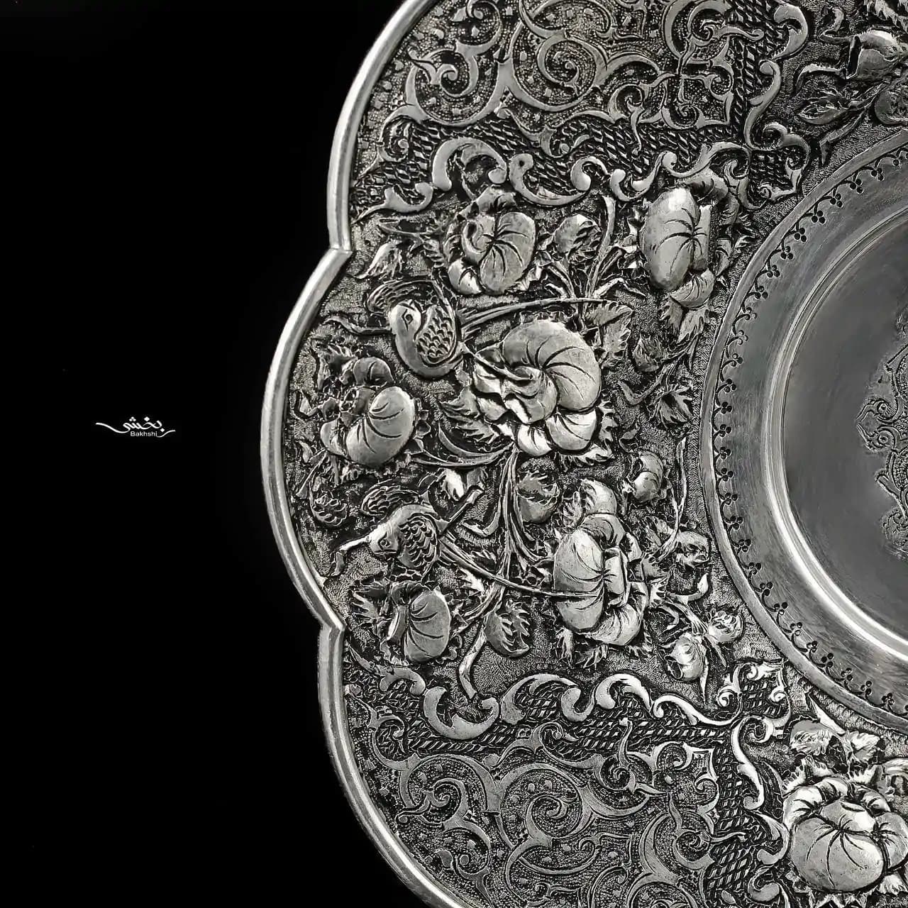 بشقاب نقره گل برجسته اعلا لب برگی — تصویر ۳