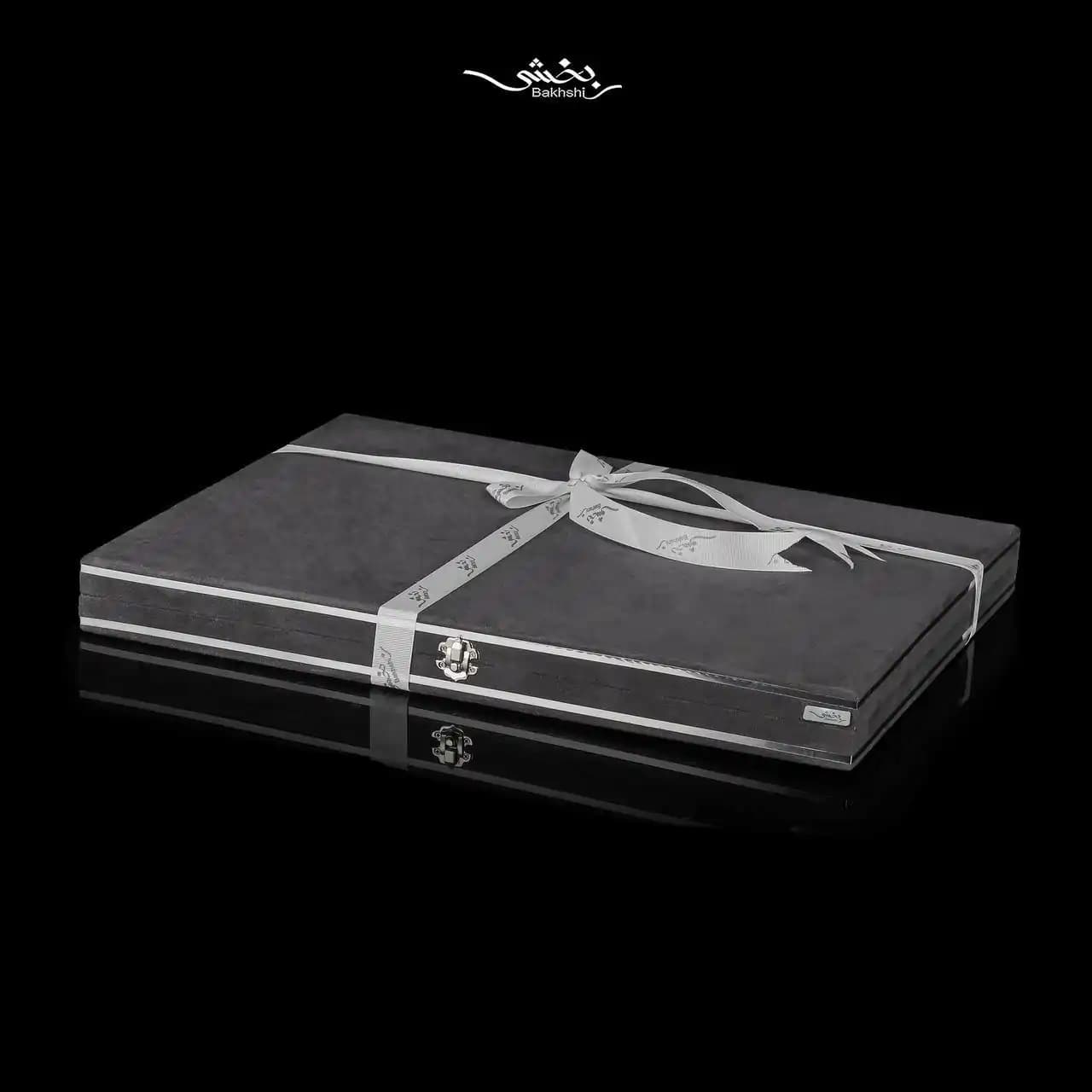 ست آینه بیضی و شمعدان لاله نقره گل برجسته — تصویر ۳
