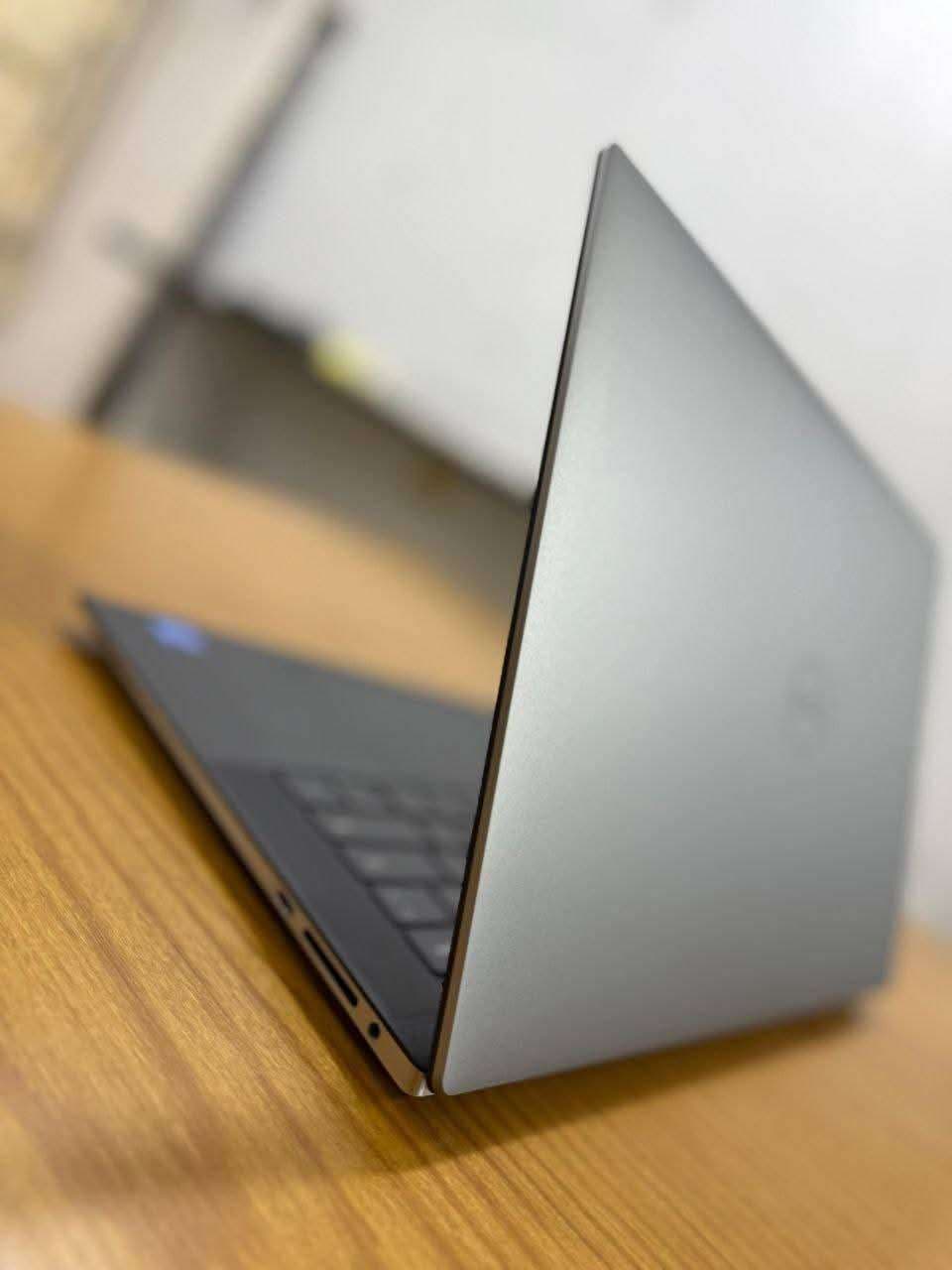 لپ تاپ Dell precision 5560 i7-11 16gb 512ssd 4K Touch — تصویر ۵