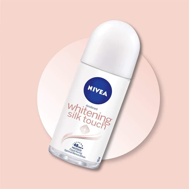 مام رولی نیوا Nivea زنانه روشن کنننده زیر بغل مدل Extra Bright Silk Touch حجم 50 میل — تصویر ۵