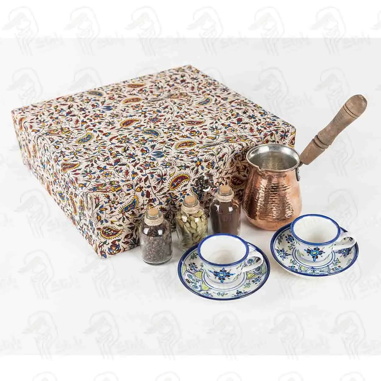 پک قهوه خوری بَنَک قهوه جوش مسی، قهوه خوری سرامیکی، قهوه، دارچین و هل — تصویر ۲