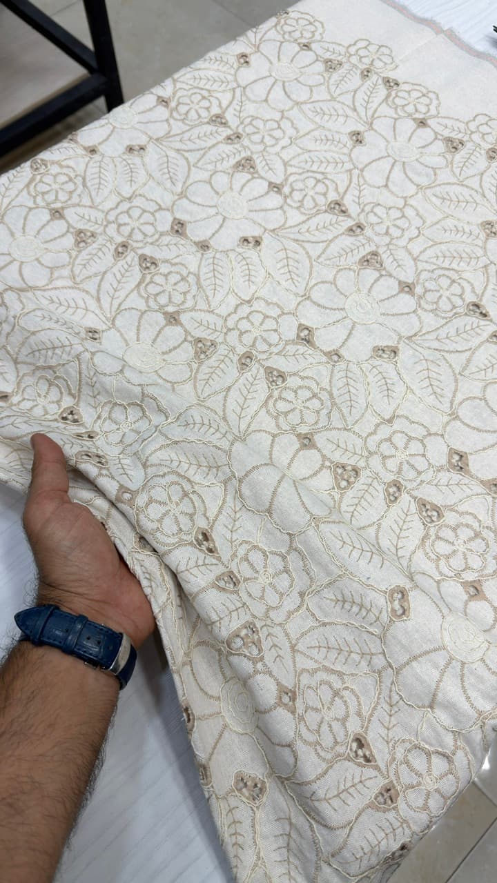 پارچه لینن قیطان دوزی ( قواره آخر تخفیف دار )