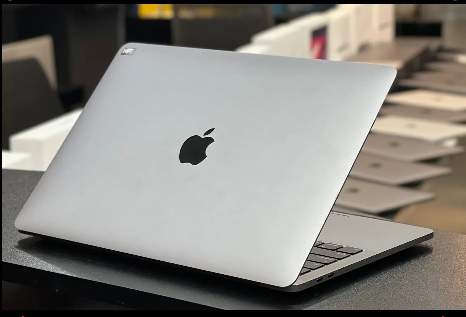 لپ تاپ Apple MacBook Pro 2018 i5 16GB 512SSD — تصویر ۳
