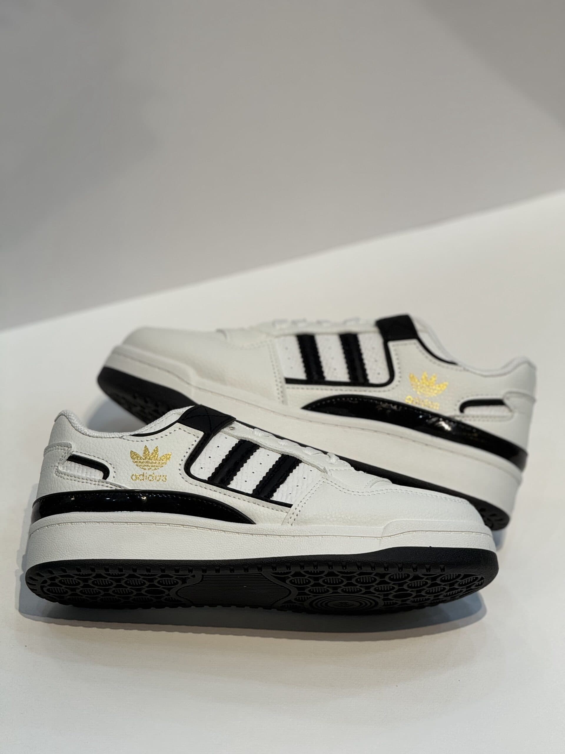 کتونی ونس آدیداس سفید مشکیAdidas Vans white black — تصویر ۲