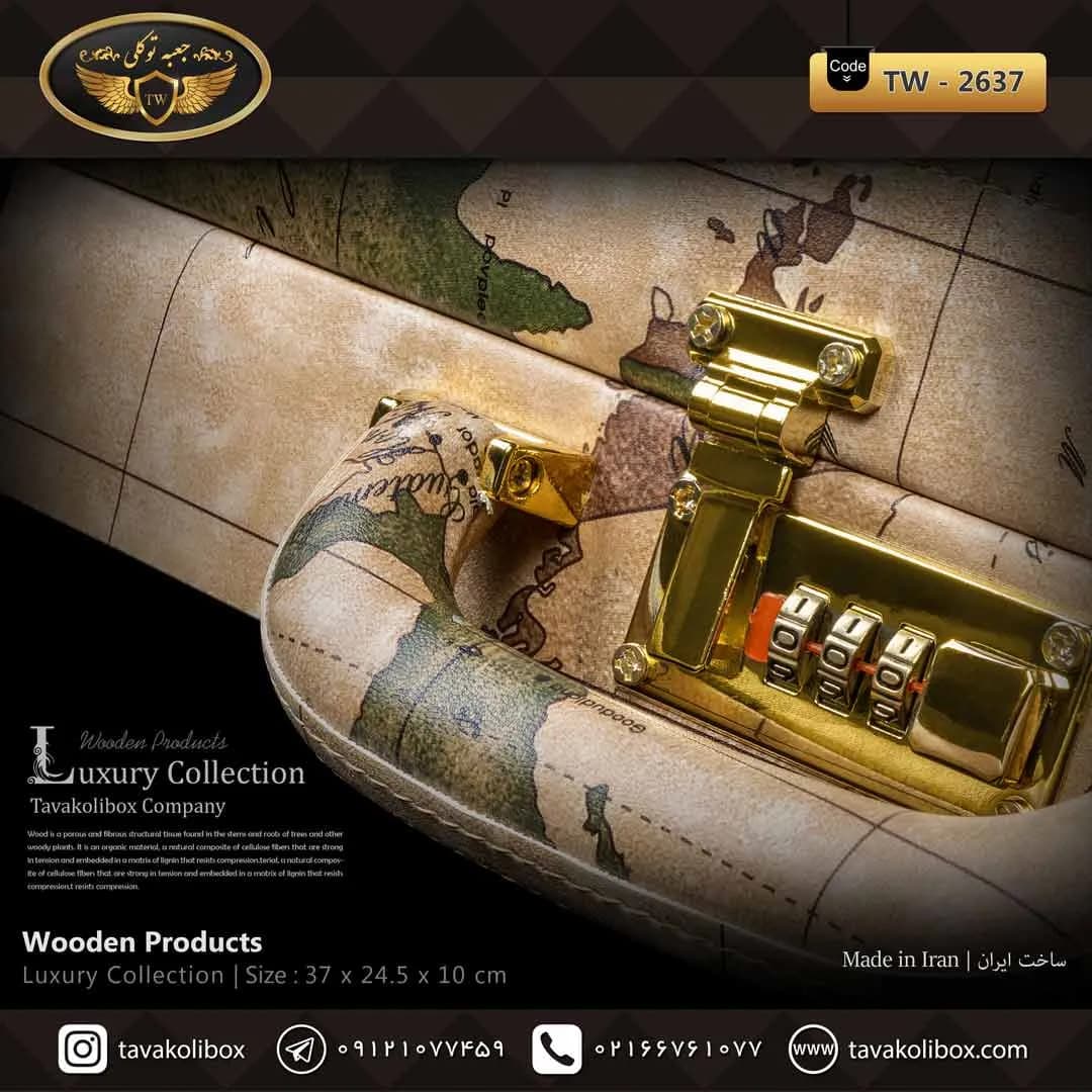 جعبه ساعت 12 خونه سوپرلاکچری بالشتک لوکس چرم رنگ مشکی طرح نقش جهان مدل : TW-2637 — تصویر ۴