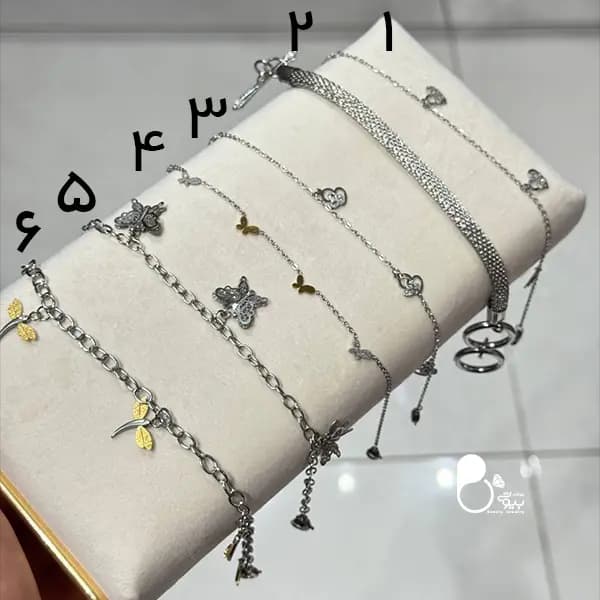 دستبند اسپرت نقره ای