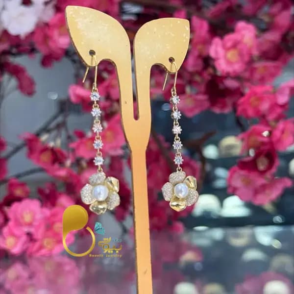 گوشواره آبشاری طرح گل و مروارید نگین اتریشی