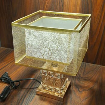 آباژور رومیزی وارداتی دو شید سفید و طلایی آنست .N — تصویر ۲