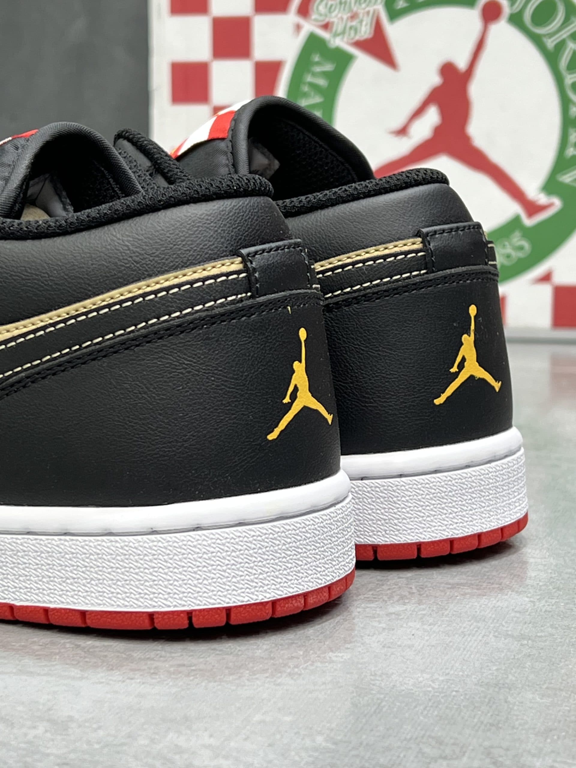نایک ایر جردن ۱ لو پیتزا NIKE AIR JORDAN 1 LOW PIZZA — تصویر ۳