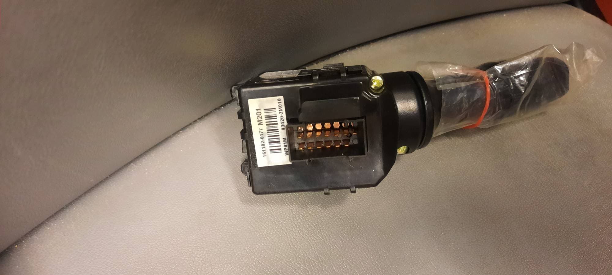 دسته برف پاک کن کیا سراتو | جنیون پارت | 934201M510 — تصویر ۲