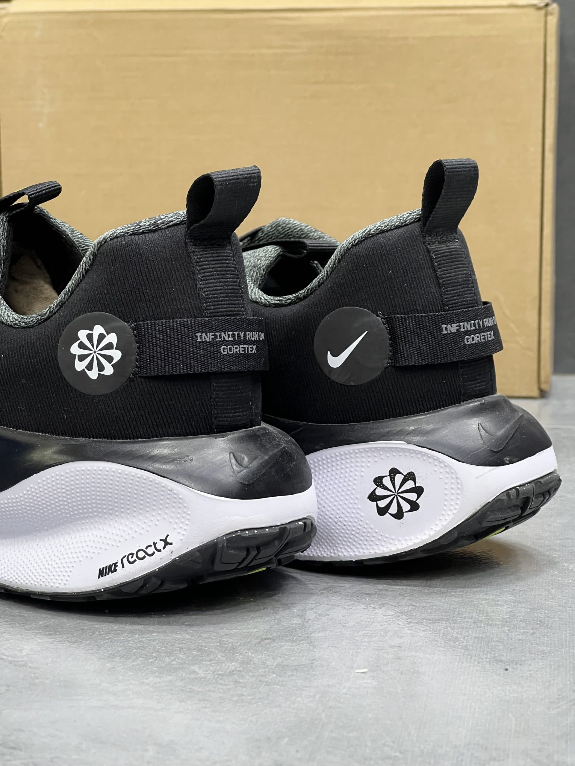 نایک اینفینیتی ران گورتکس ( ضدآب ) مشکی سفید NIKE INFINITY RUN 4 GORE-TEX — تصویر ۳