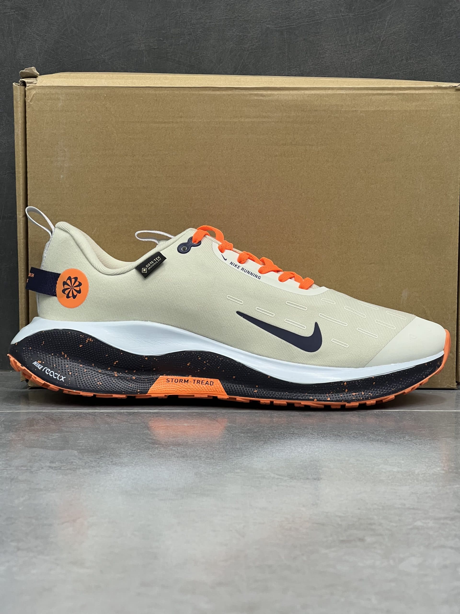 نایک اینفینیتی ران گورتکس ( ضدآب ) رنگ کرم NIKE INFINITY RUN 4 GORE-TEX