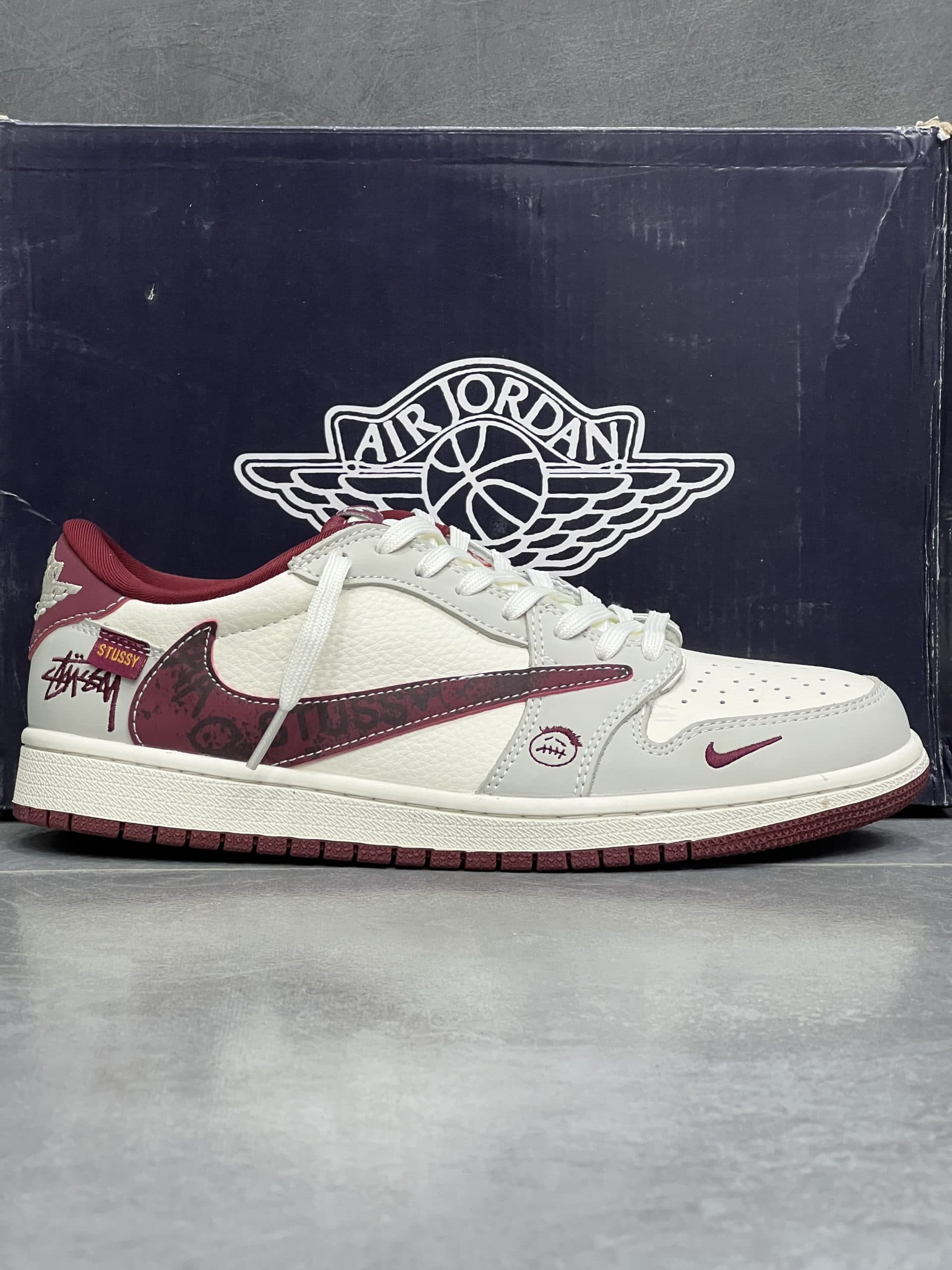 نایک ایر جردن ۱ لو ترویس اسکات استاسی NIKE AIR JORDAN 1 LOW TRAVISSCOT STUSSY