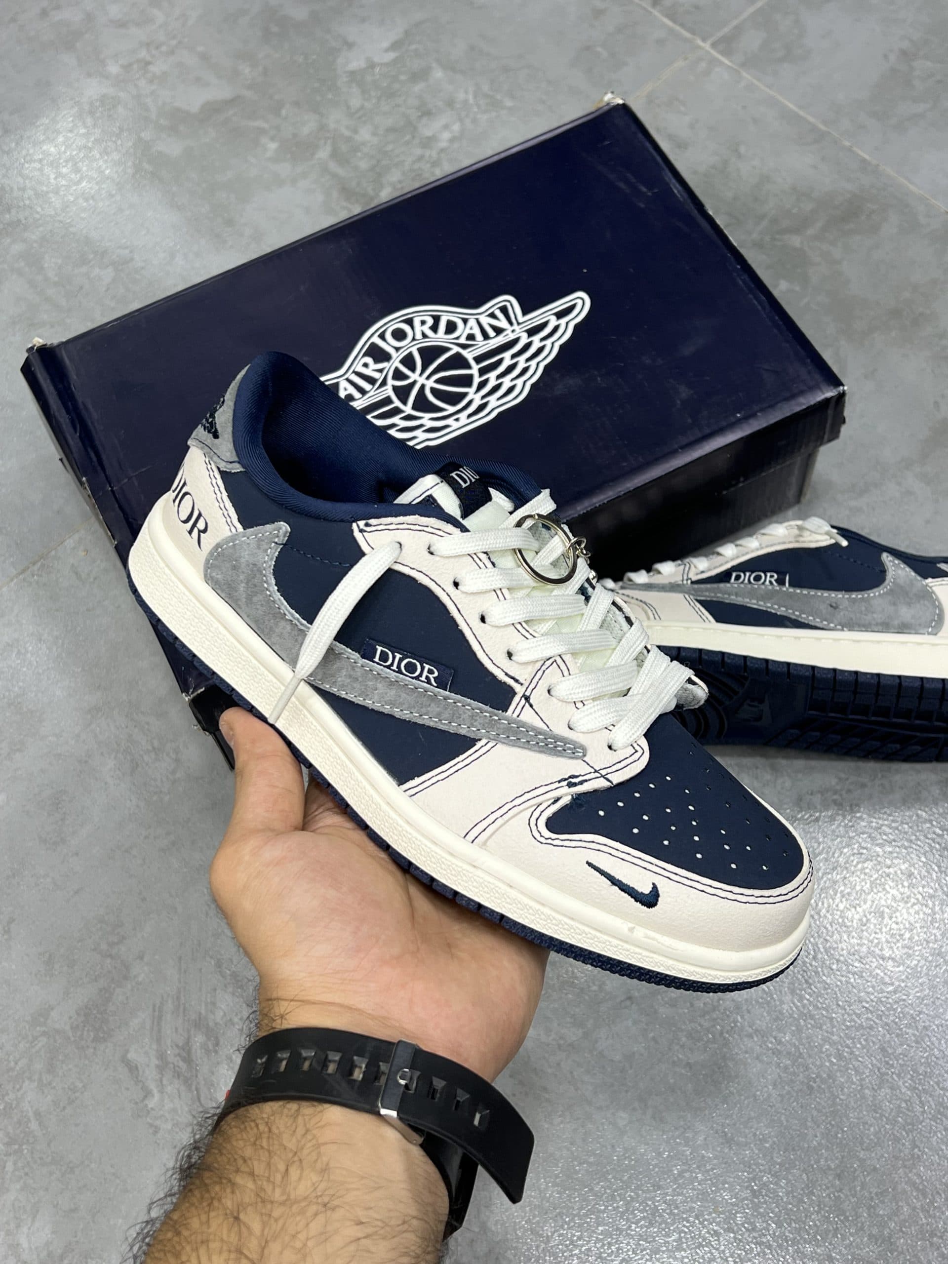 نایک ایر جردن ۱ لو ترویس اسکات دیور NIKE AIR JORDAN 1 LOW TRAVISSCOTT DIOR — تصویر ۵