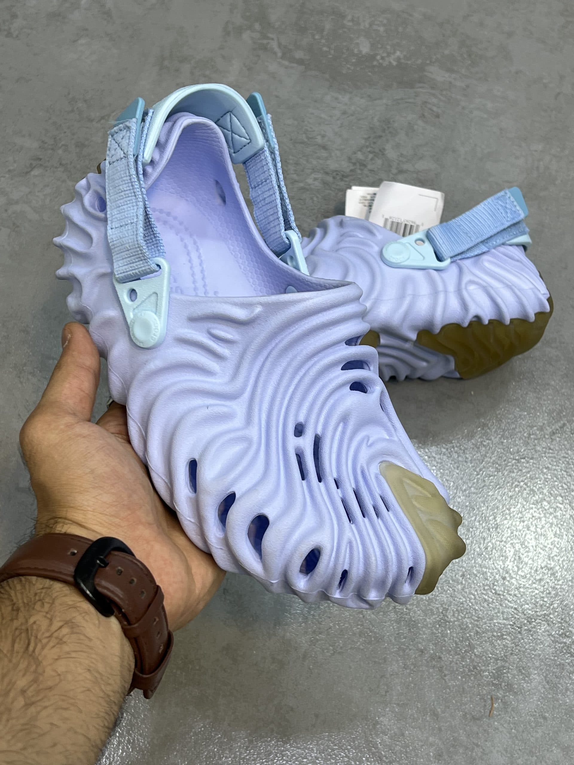 صندل مردانه کراکس مدل صالحه بمبری ( یاسی ) CROCS POLLEX CLOG SALEHE BEMBURY — تصویر ۴