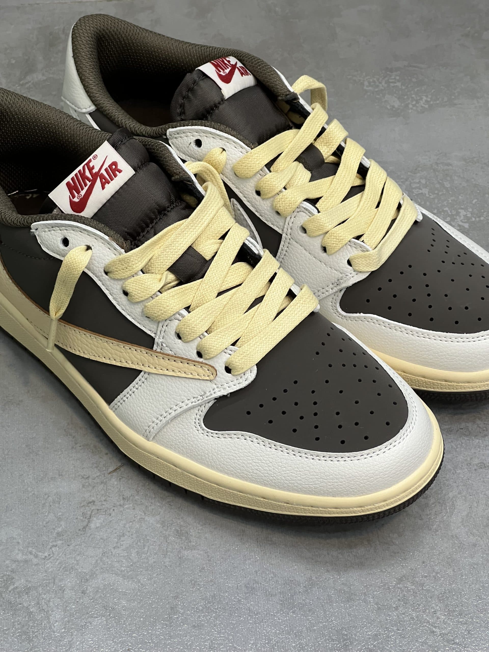 نایک ایر جردن 1 لو ترویس اسکات ریورس موکا NIKE AIR JORDAN 1 LOW TRAVIS SCOTT REVERSE MOCHA — تصویر ۲