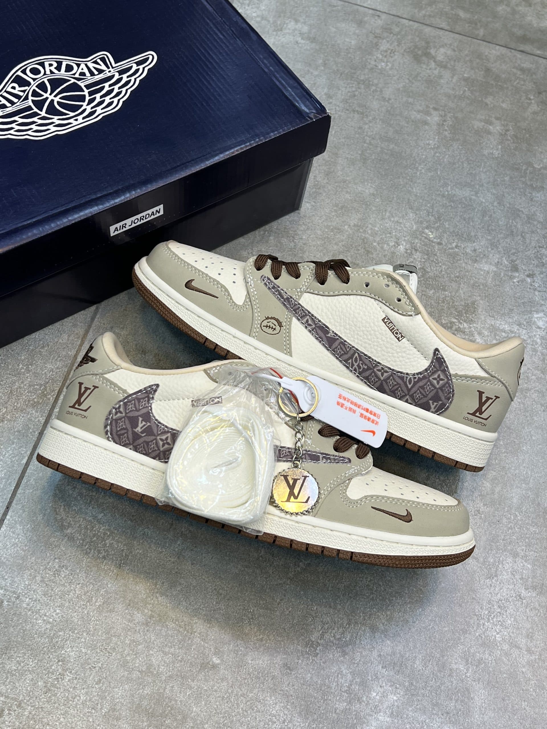 نایک ایر جردن لو ترویس اسکات ال وی NIKE AIR JORDAN 1 LOW TRAVISSCOTT LV — تصویر ۵