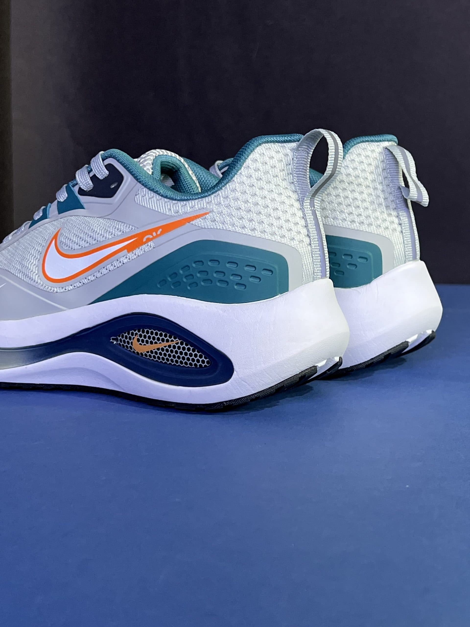 نایک ایر زوم وینفلو وی تو طوسی سبز NIKE AIR ZOOM WINFLO 2 — تصویر ۳